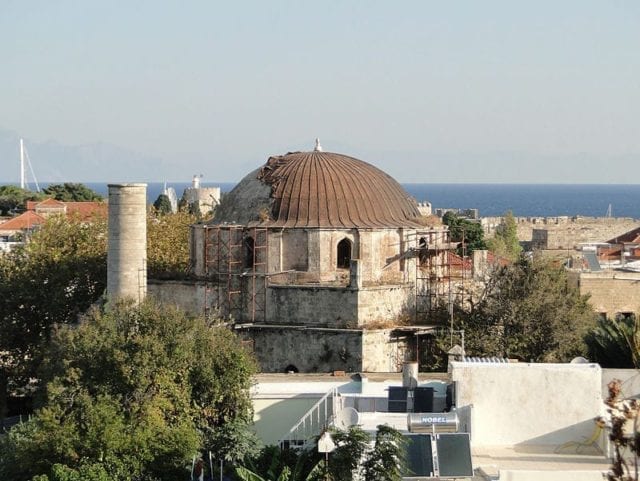 Rhodes Architecture - Courtesy Of Bgag (Wikimedia Commons)